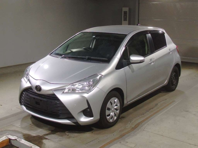 TOYOTA VITZ 2018