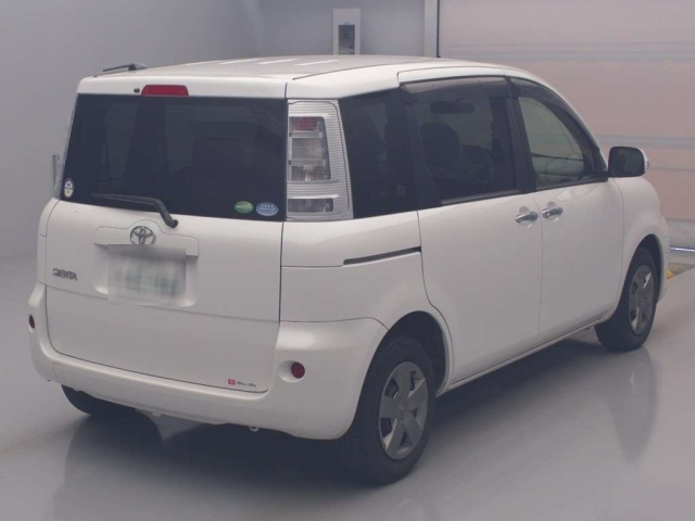 TOYOTA SIENTA 2013