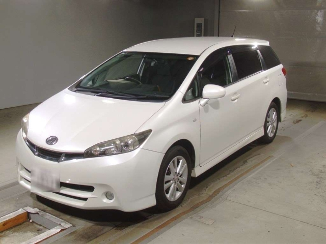 TOYOTA WISH 2010