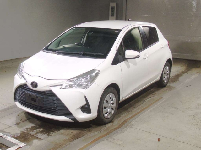 TOYOTA VITZ 2017