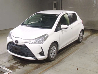 TOYOTA VITZ 2017