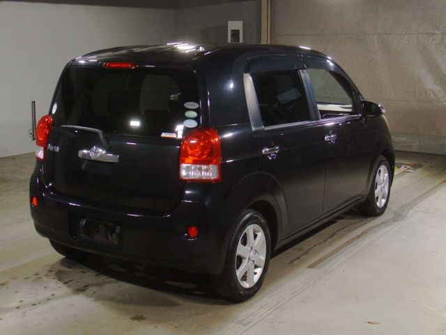 TOYOTA PORTE 2014