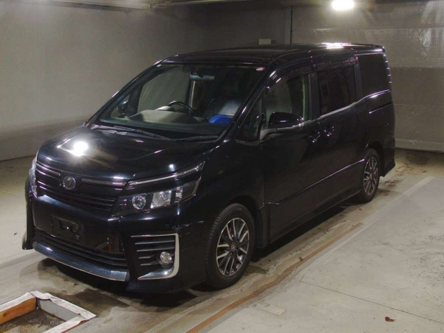 TOYOTA VOXY 2014