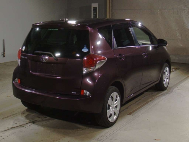 TOYOTA RACTIS 2015