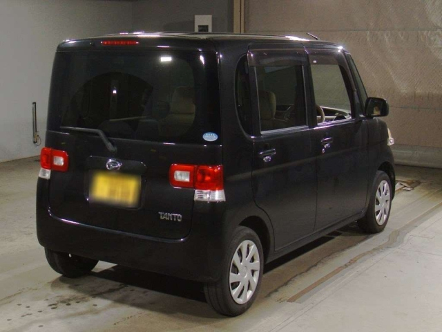 DAIHATSU TANTO 2010