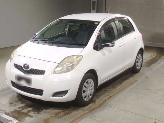 TOYOTA VITZ 2010