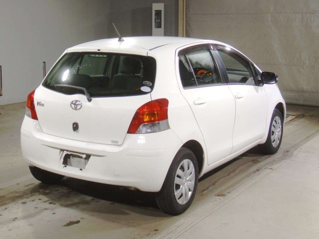 TOYOTA VITZ 2010
