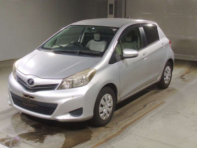TOYOTA VITZ 2012