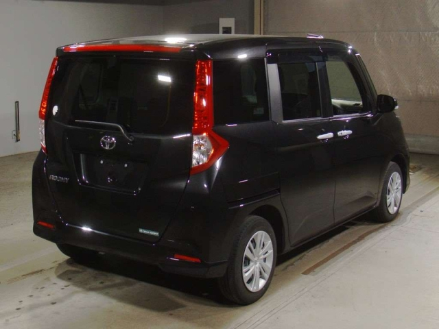 TOYOTA ROOMY 2023