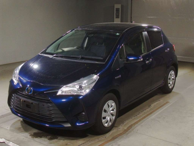 TOYOTA VITZ 2018