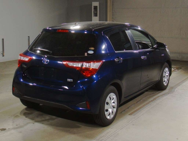 TOYOTA VITZ 2018