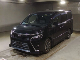 TOYOTA VOXY 2017