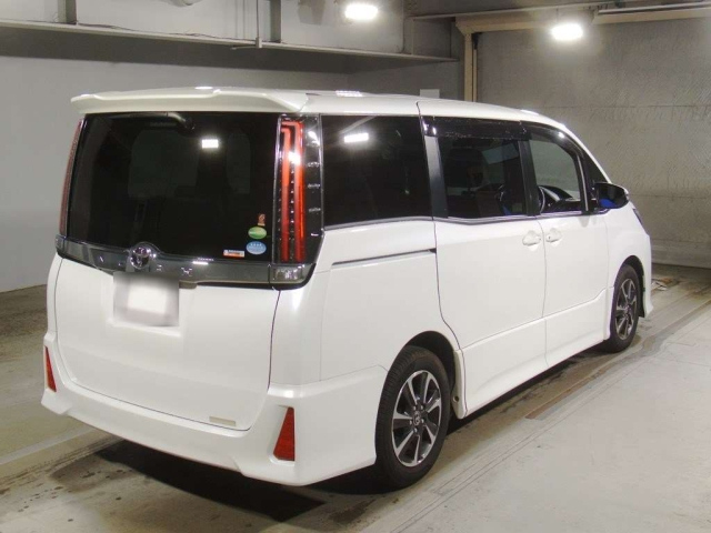TOYOTA NOAH 2017