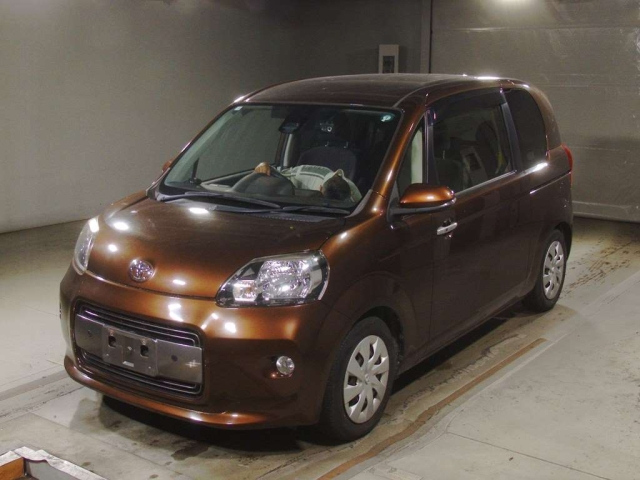 TOYOTA PORTE 2016