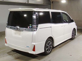 TOYOTA VOXY 2017