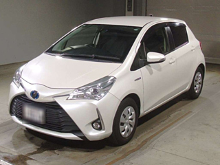 TOYOTA VITZ 2017