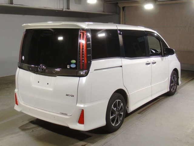 TOYOTA NOAH 2019