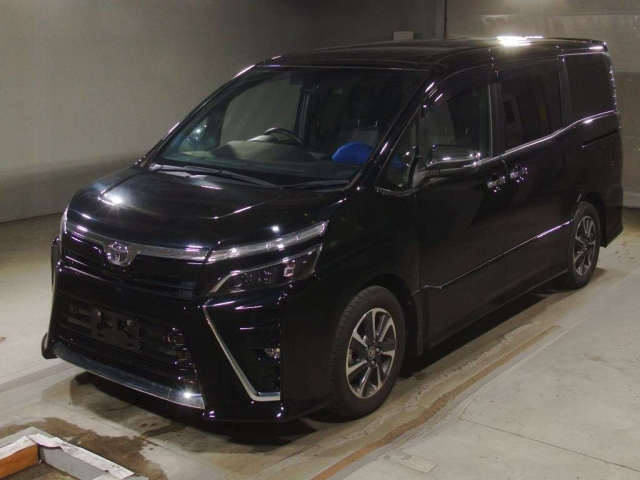 TOYOTA VOXY 2020