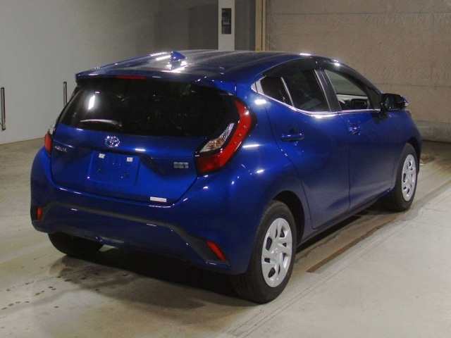 TOYOTA AQUA 2022