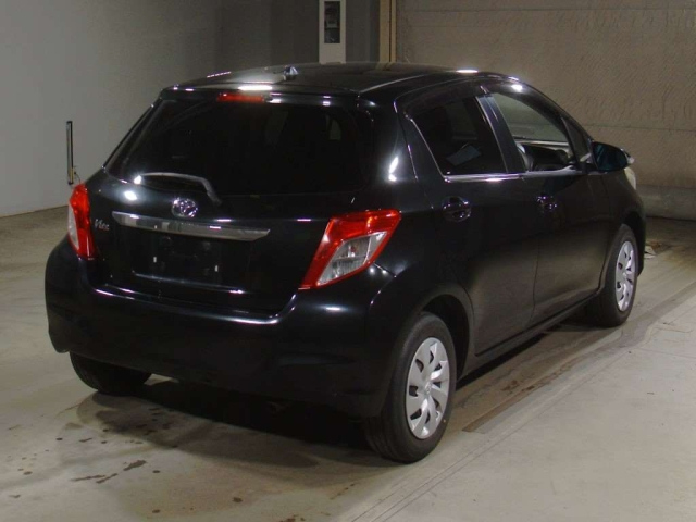 TOYOTA VITZ 2012