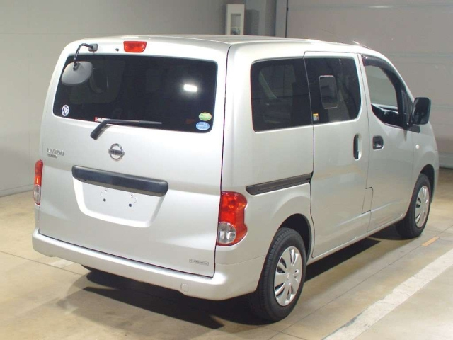 NISSAN NV200 2020