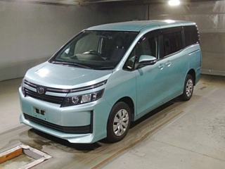 TOYOTA VOXY 2015