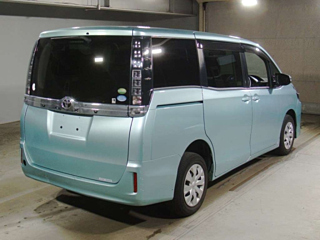 TOYOTA VOXY 2015