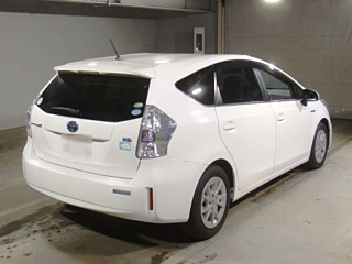 TOYOTA PRIUS ALPHA 2014