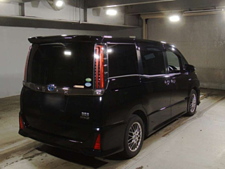 TOYOTA NOAH 2018