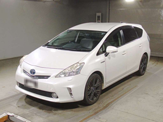 TOYOTA PRIUS ALPHA 2014