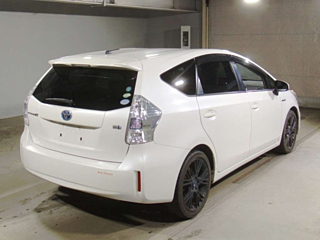 TOYOTA PRIUS ALPHA 2014