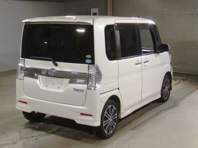 DAIHATSU TANTO 2014