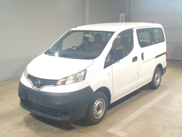 NISSAN NV200 2015