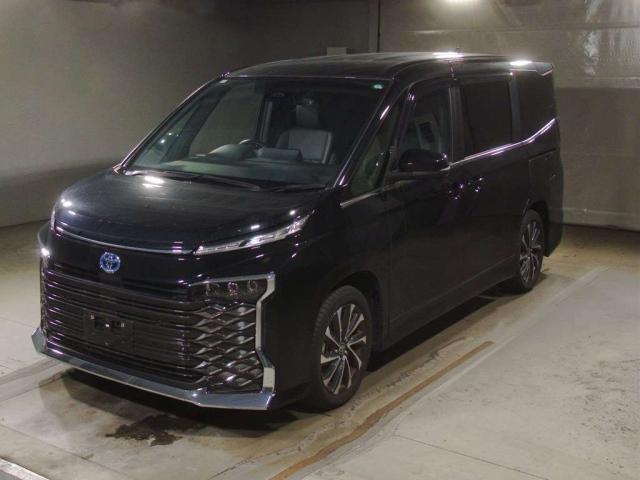 TOYOTA VOXY 2024
