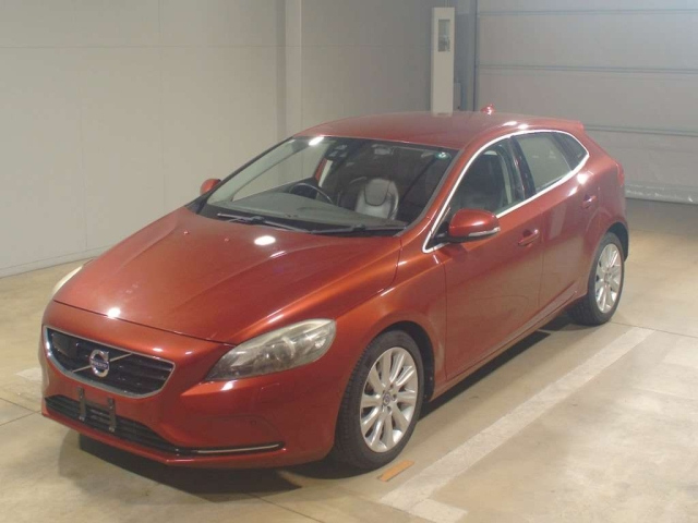 VOLVO V40 2013