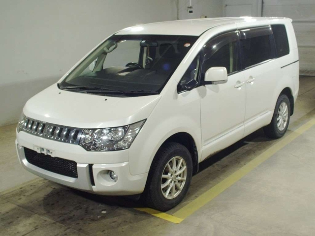 MITSUBISHI DELICA D5 2016