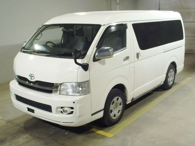 TOYOTA HIACE 2010
