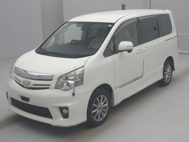 TOYOTA NOAH 2012