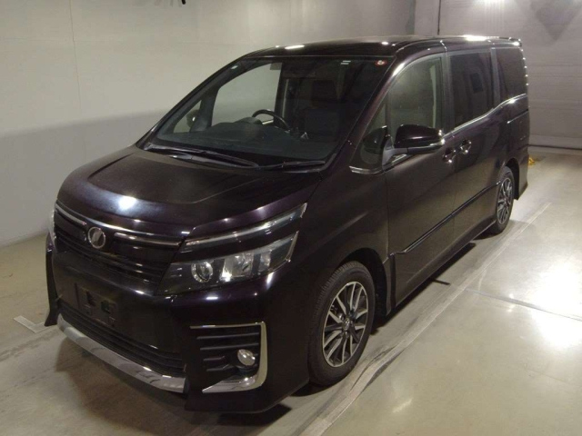 TOYOTA VOXY 2014