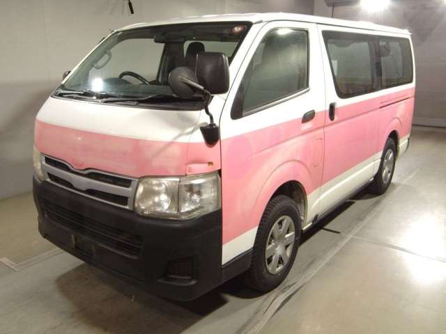 TOYOTA HIACE VAN 2011