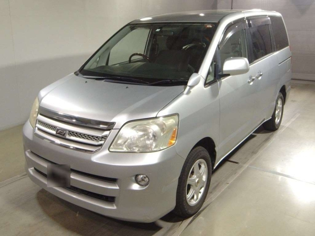 TOYOTA NOAH 2006