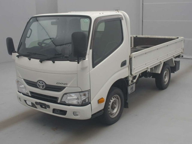 TOYOTA DYNA 2021