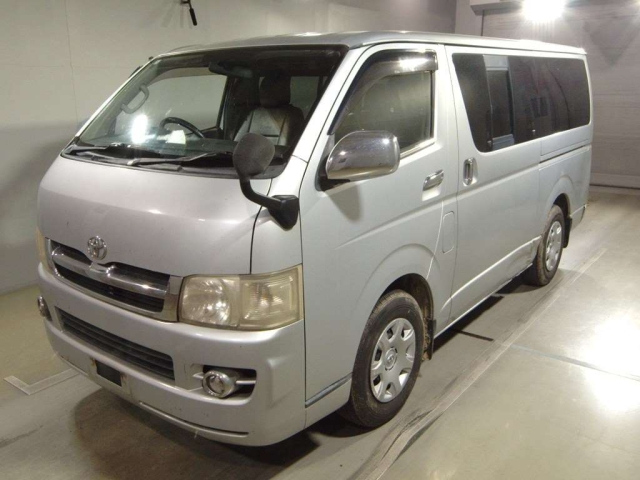 TOYOTA HIACE VAN 2005