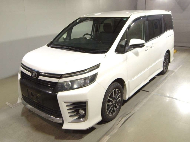 TOYOTA VOXY 2014