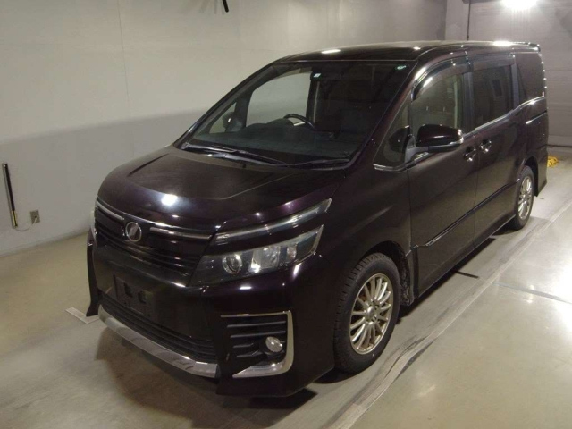 TOYOTA VOXY 2014