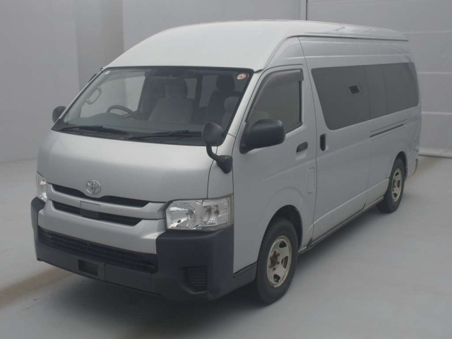 TOYOTA HIACE 2018