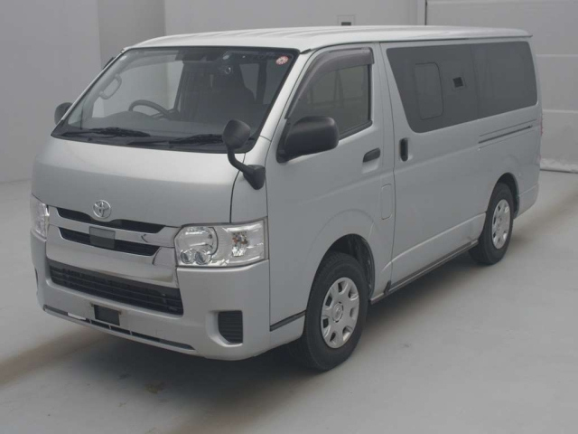 TOYOTA REGIUS ACE VAN