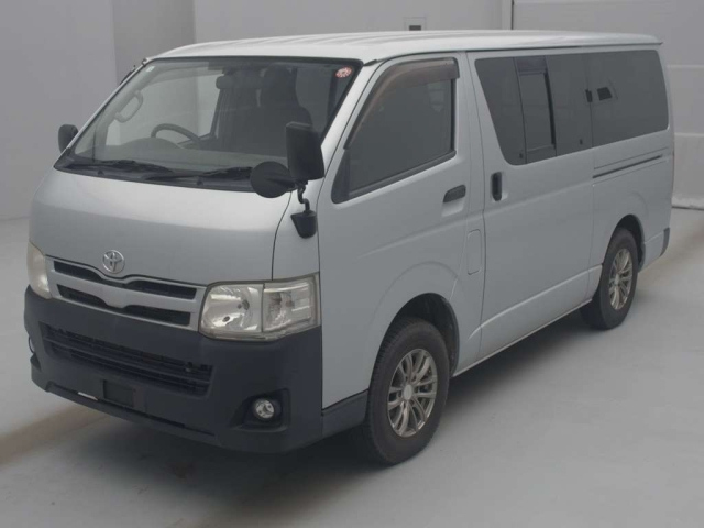 TOYOTA HIACE VAN 2011