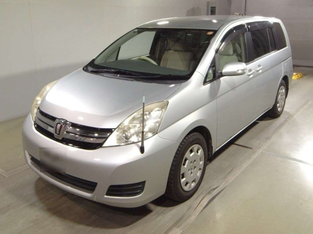 TOYOTA ISIS 2011