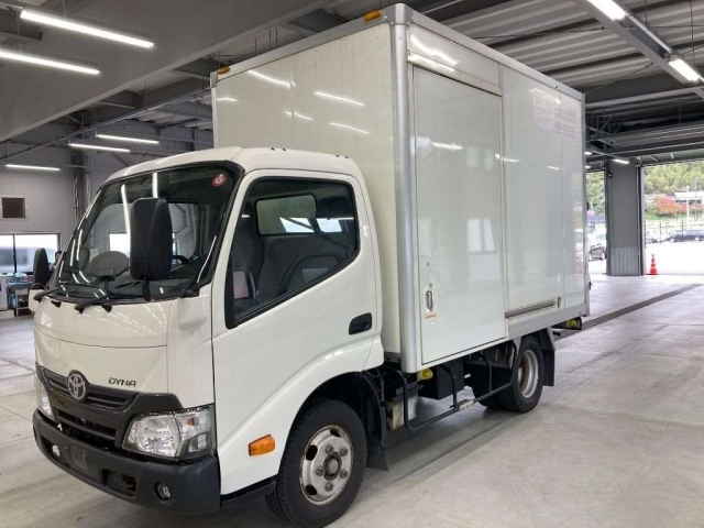 TOYOTA DYNA 2018
